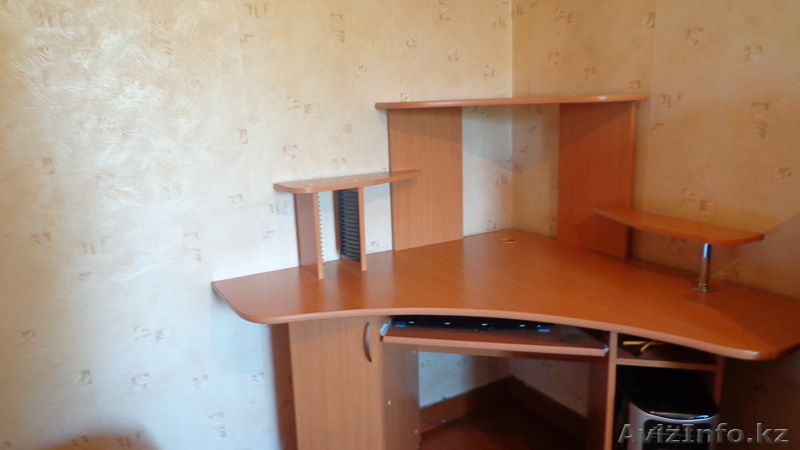 Продам компьютерный стол б/у - Изображение #1, Объявление #1137661