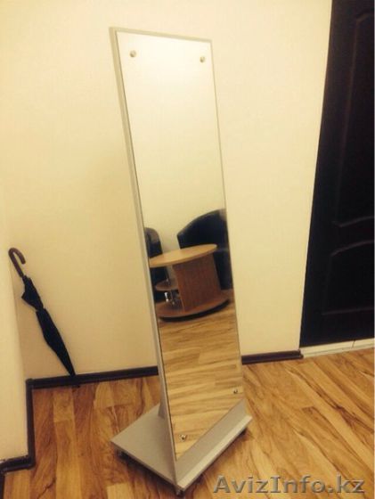 Продам зеркало в пол, на деревянной основе - Изображение #1, Объявление #1165042