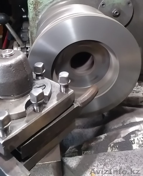 Замена тормозных колодок на ровный (проточенный) диск в Усть-Каменогор - Изображение #1, Объявление #1540699