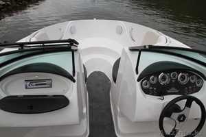 Продам новый спортивный катер Sea Ray 185 Sport 