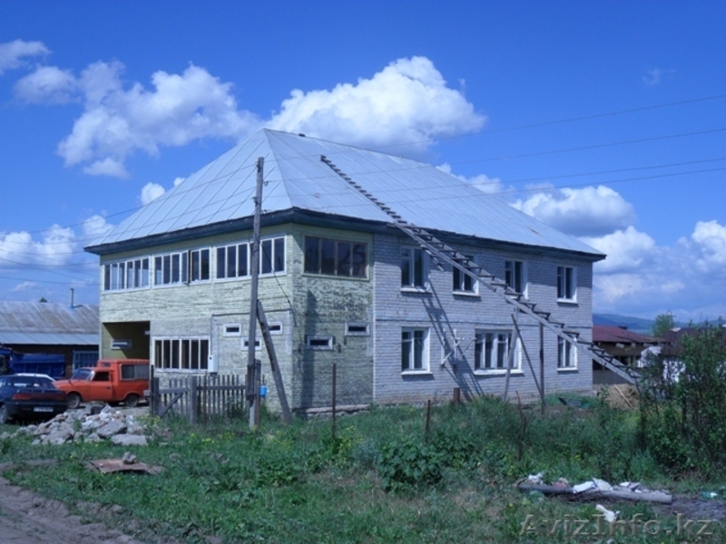 Крыша кз усть каменогорск. Бобровка Усть-Каменогорск. Казахстан село Бобровка. 40 Дом Усть Каменогорск. Бобровка квартирные дома.