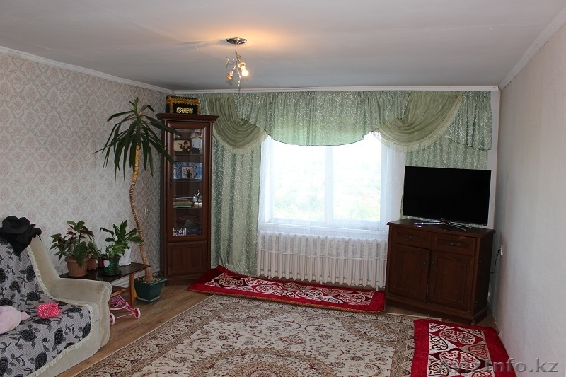 Продам большой дом с участком 15 соток - Изображение #1, Объявление #1623505