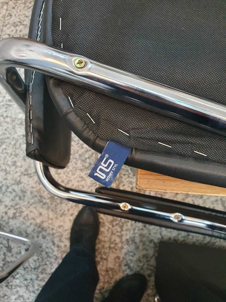 Продам офисные стулья кожаные почти новые  - Изображение #6, Объявление #1740146